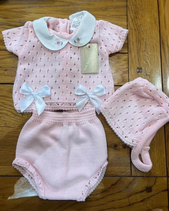 Girsl knitted set with bonnet